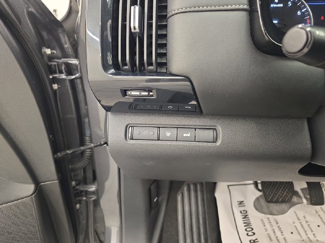 Used 2025 Nissan Pathfinder SV AWD/4WD image 35