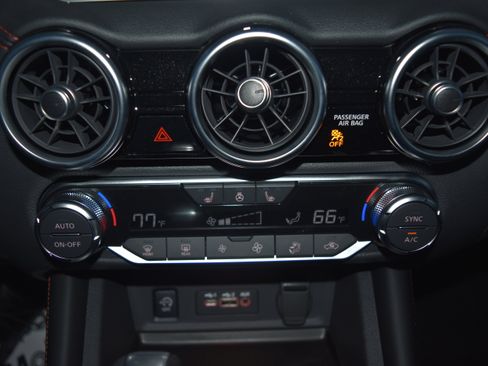 New 2025 Nissan Sentra SR w/ SR Premium Package image 9