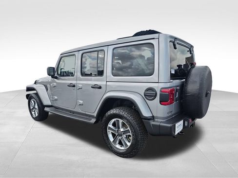 Used 2021 Jeep Wrangler Unlimited Sahara AWD/4WD image 3