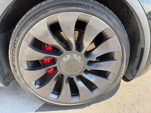 Used 2022 Tesla Model Y Performance AWD/4WD image 10