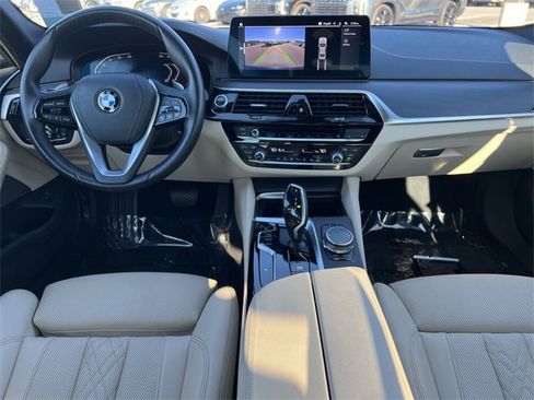 Used 2022 BMW 540i w/ Premium Package image 10