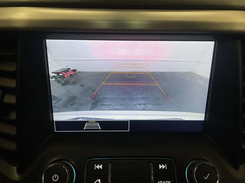 Used 2022 GMC Acadia SLE w/ Driver Convenience Package FWD image 8