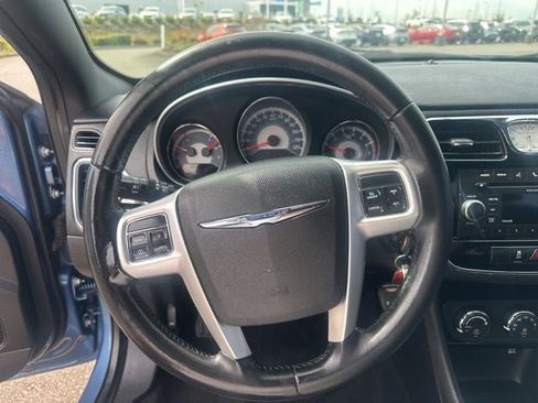 Used 2011 Chrysler 200 Touring FWD image 16