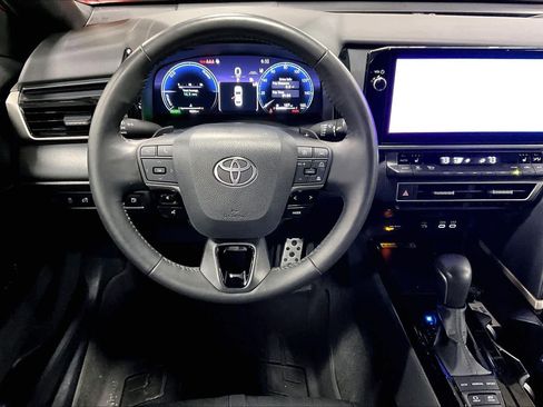 Used 2025 Toyota Camry XSE image 6