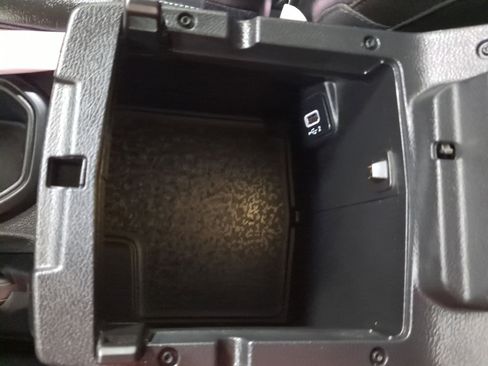 Used 2023 Jeep Wrangler Sahara w/ Cold Weather Group image 17