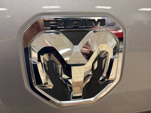Used 2024 RAM 2500 Tradesman w/ Chrome Appearance Group AWD/4WD image 7
