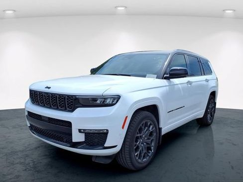 Used 2025 Jeep Grand Cherokee L Summit AWD/4WD image 3