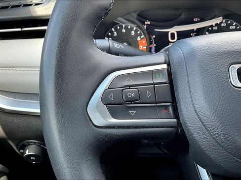 Used 2025 Jeep Compass Limited AWD/4WD image 12