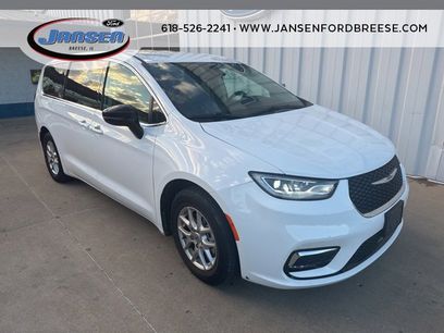 Used 2024 Chrysler Pacifica Touring-L