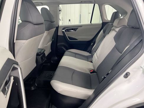 Used 2022 Toyota RAV4 XLE w/ Convenience Package AWD/4WD image 23