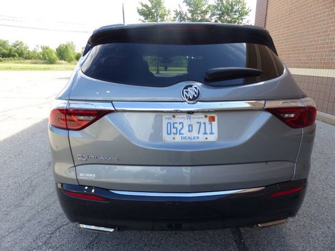 Used 2023 Buick Enclave Essence AWD/4WD image 8