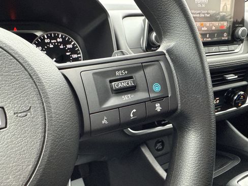 Used 2024 Nissan Rogue SV image 15