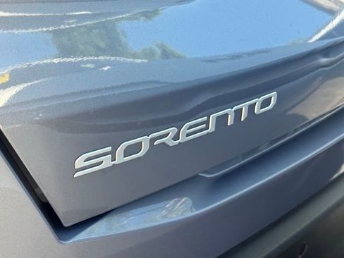 Certified 2024 Kia Sorento EX w/ Panoramic Sunroof Package FWD image 3