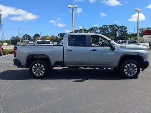 Used 2024 Chevrolet Silverado 2500 Custom w/ Custom Value Package image 2