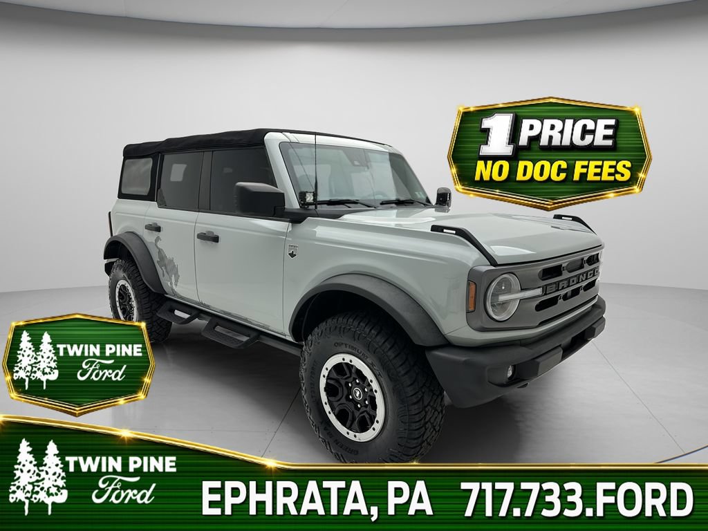 Used 2023 Ford Bronco Big Bend w/ Sasquatch Package AWD/4WD image 1