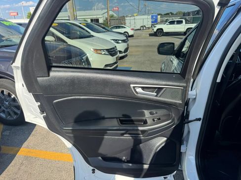 Used 2019 Ford Edge SEL w/ Equipment Group 201A FWD image 9