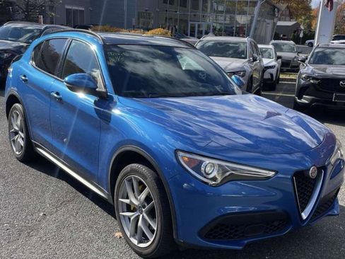 Used 2018 Alfa Romeo Stelvio Ti Sport image 1