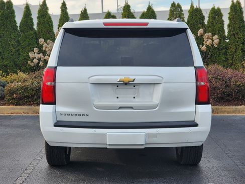 Used 2016 Chevrolet Suburban LT image 8