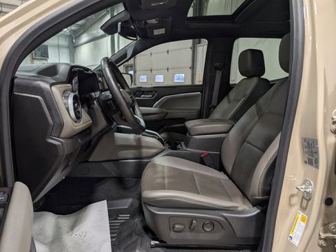 Used 2024 Chevrolet Colorado ZR2 w/ ZR2 Convenience Package III image 16