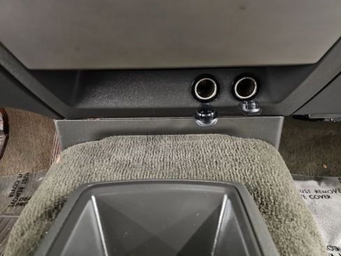 Used 2005 Chevrolet Colorado LS image 15