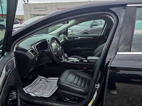 Used 2016 Ford Fusion SE w/ Equipment Group 202A FWD image 12