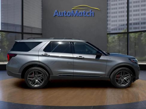 Used 2025 Ford Explorer ST-Line w/ ST-Line Street Pack AWD/4WD image 12