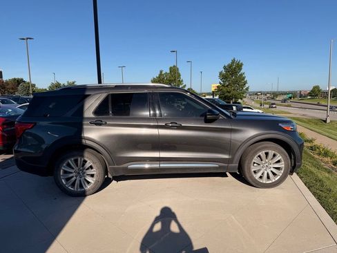 Used 2020 Ford Explorer Limited w/ Class III Trailer Tow Package AWD/4WD image 10