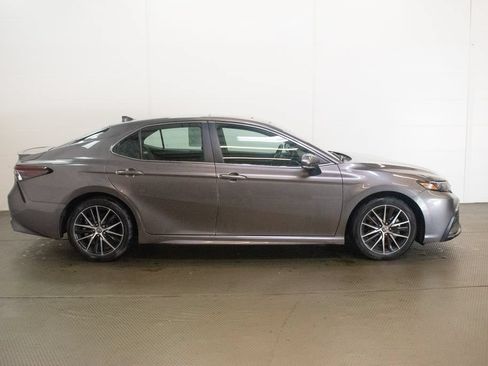 Used 2023 Toyota Camry SE w/ Cold Weather Package FWD image 3