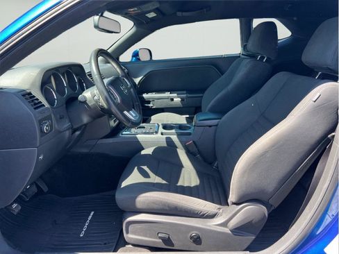 Used 2012 Dodge Challenger R/T RWD image 8