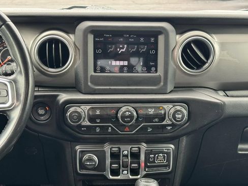 Used 2020 Jeep Wrangler Unlimited Sahara AWD/4WD image 19