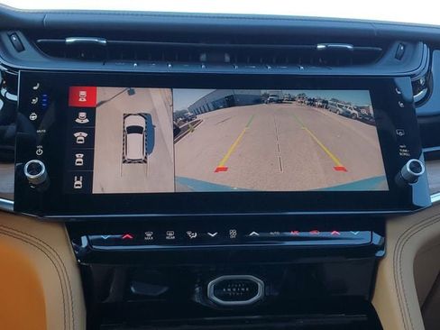 New 2026 Jeep Grand Cherokee Summit image 32