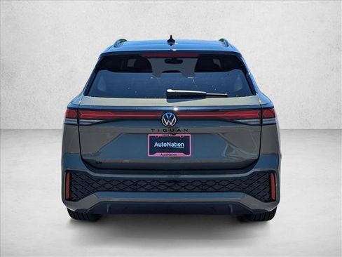 New 2026 Volkswagen Tiguan SE R-Line FWD image 6