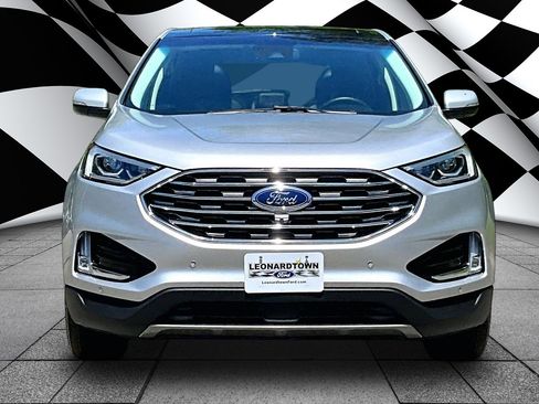 Used 2019 Ford Edge Titanium w/ Equipment Group 301A FWD image 3