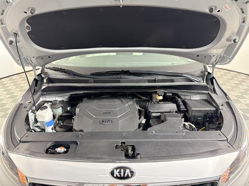 Used 2019 Kia Sedona LX image 36