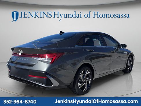 New 2026 Hyundai Elantra Limited FWD image 4