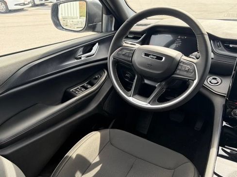 New 2026 Jeep Grand Cherokee Laredo X AWD/4WD image 32