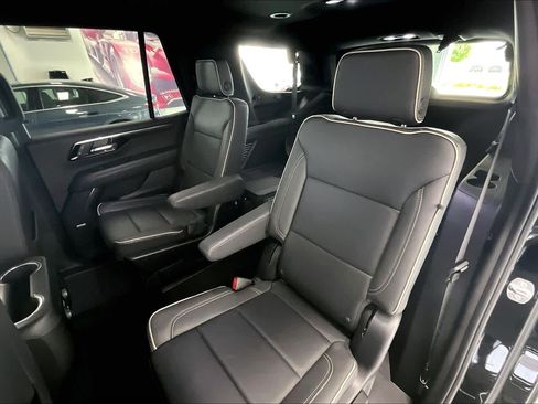 Used 2025 Chevrolet Tahoe Premier AWD/4WD image 25
