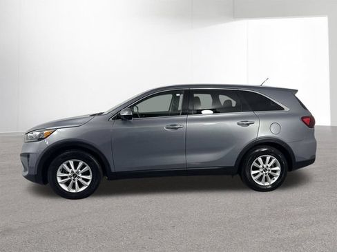 Used 2020 Kia Sorento FWD V6 image 28
