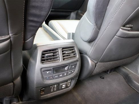 Used 2022 Honda Pilot Touring image 12