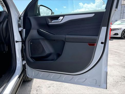 Used 2025 Ford Escape SE w/ PHEV Premium Package FWD image 28