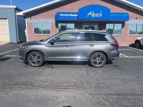 Used 2019 INFINITI QX60 Luxe w/ Sensory Package AWD/4WD image 3