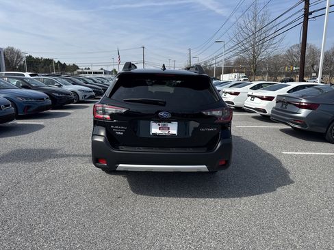 Used 2025 Subaru Outback Limited image 12