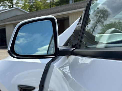 Used 2022 Tesla Model Y Performance AWD/4WD image 15