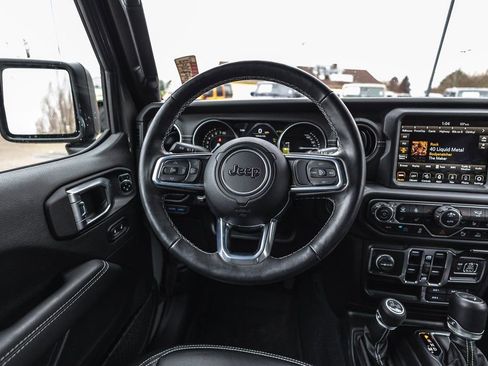 Used 2022 Jeep Wrangler Unlimited Sahara w/ Cold Weather Group image 26