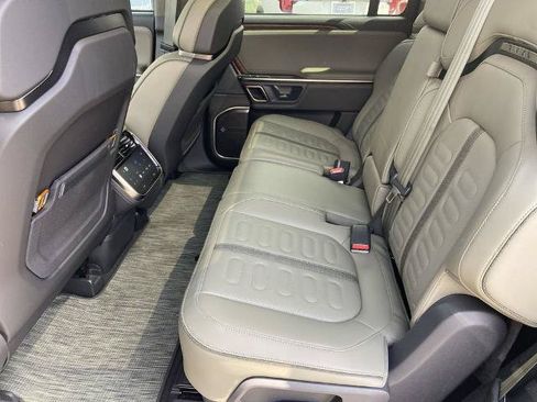 Used 2024 Rivian R1S Adventure AWD/4WD image 20