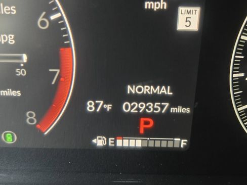 Used 2025 Honda Pilot Touring image 25