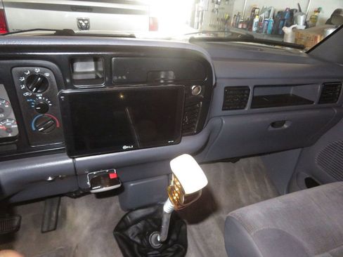 Used 1997 Dodge Ram 2500 Truck 2WD Club Cab image 27