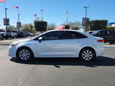 Used 2023 Toyota Corolla LE image 7