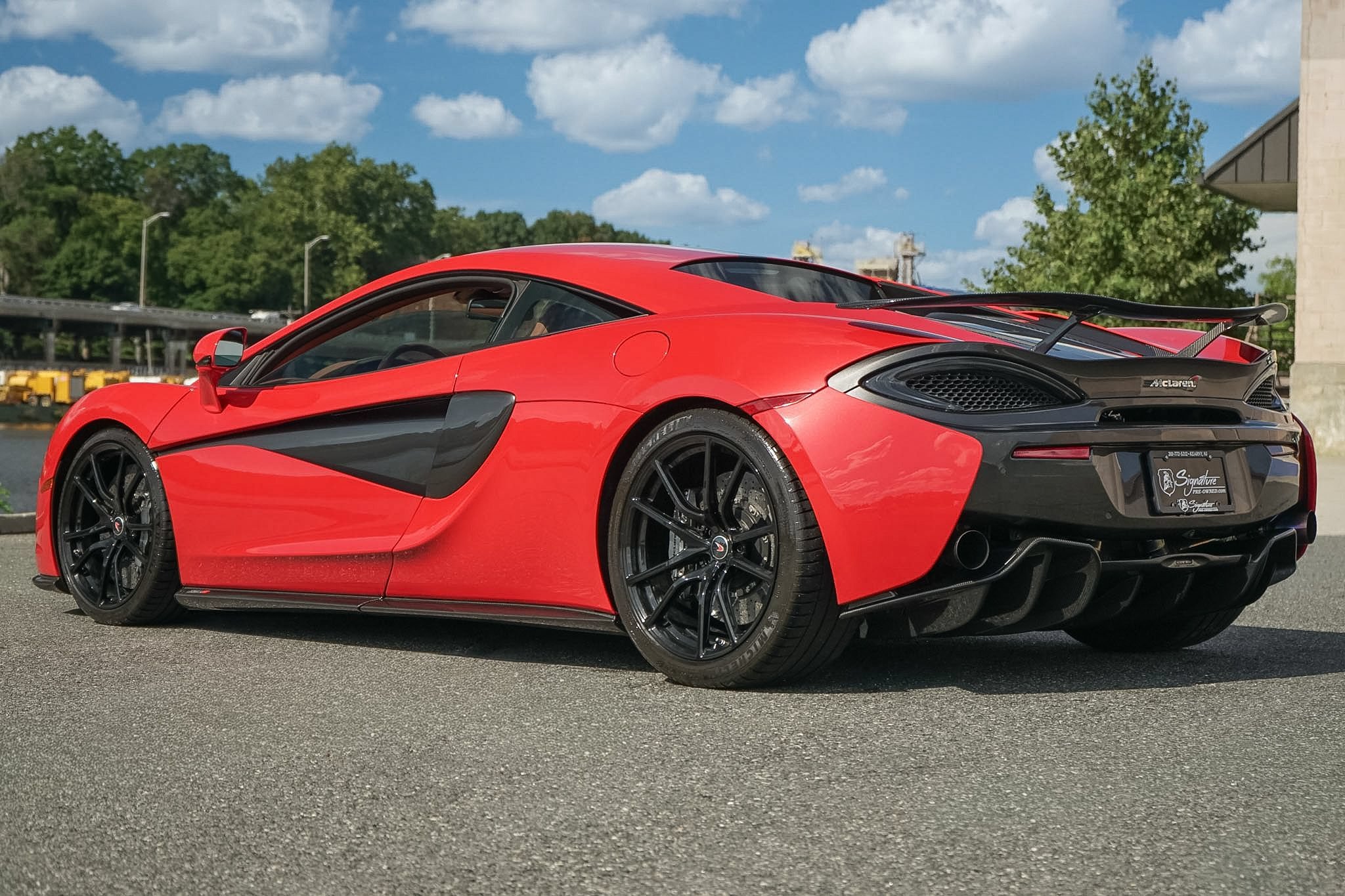 Used 2016 McLaren 570S Coupe RWD image 3