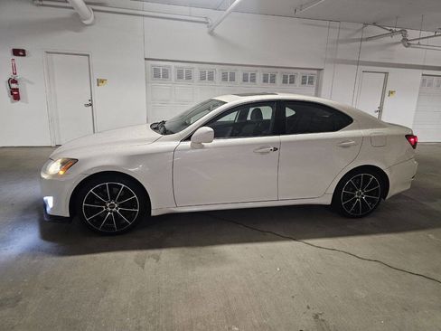Used 2006 Lexus IS 350 image 2